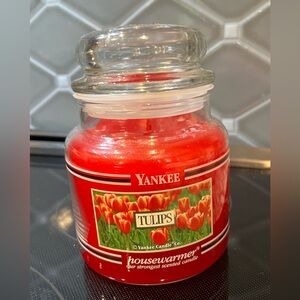 Yankee Candle RARE Unused Tulips Jar Candle, Black Band, 14.5oz, USA Made